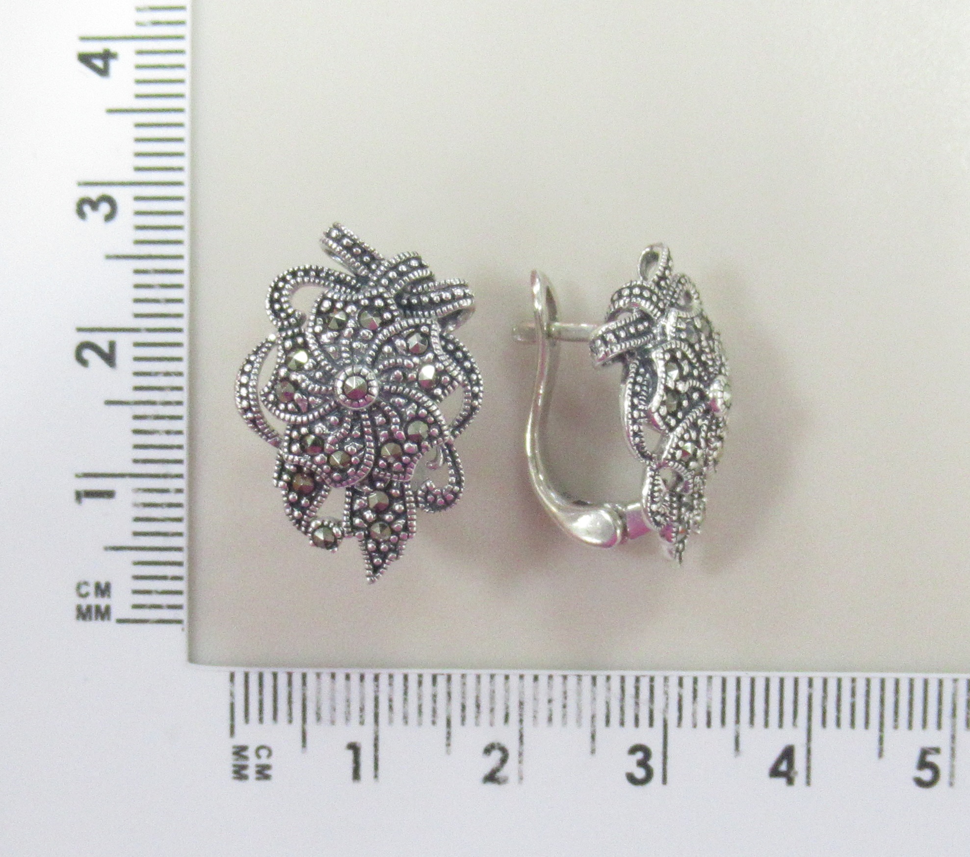 Серебряные серьги с марказитами
